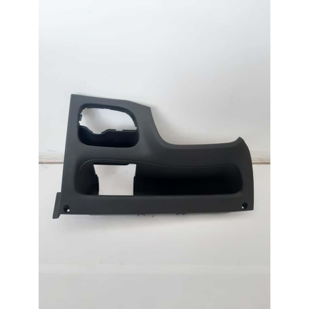 DİREKSİYON BAKALİTİ ERA 06-11 (DİREKSİYON ALTINDAKİ BÜYÜK PARÇA-DİZLİK KAPAĞI-SİYAH)