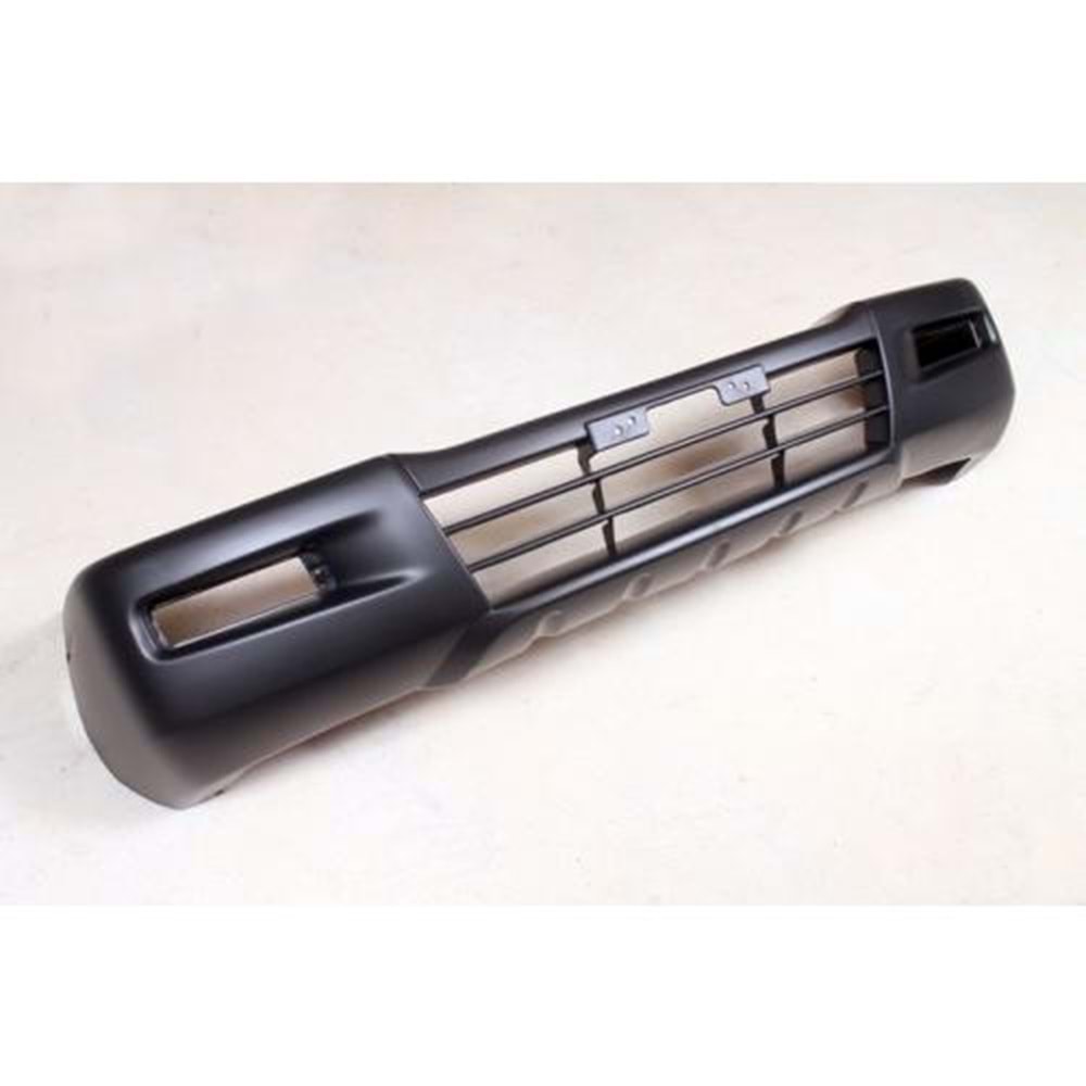 TAMPON ÖN L200 02-06 (TEK PARÇA-PLASTİK-SİS DELİKSİZ)