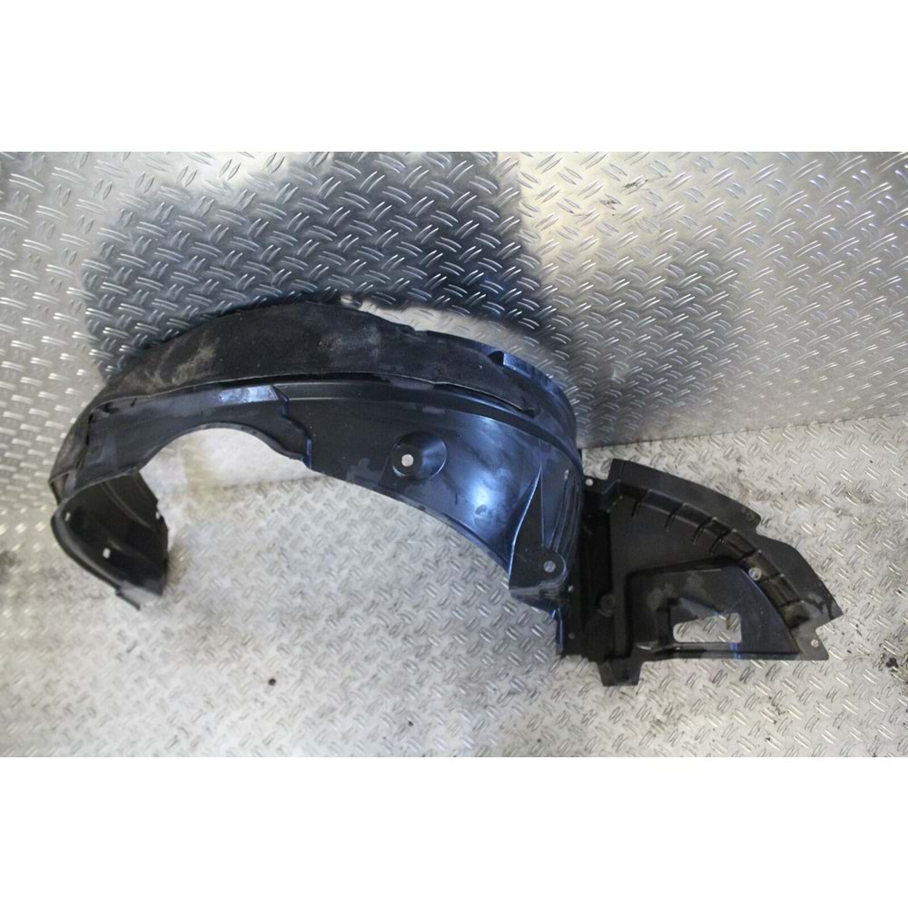 DAVLUMBAZ ÖN ÇAMURLUK LH AVENSİS 03-06